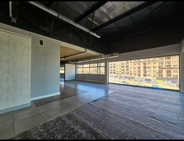 768M² SHOWROOM TO LET IN KRAMERVILLE